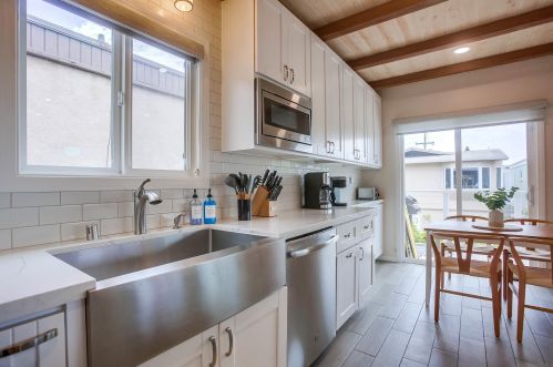 824 Anacapa Ct, San Diego CA  92109-8203 exterior