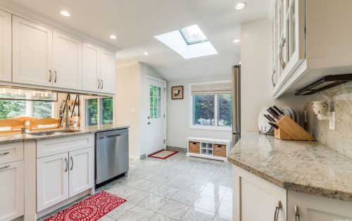 6 Cedar Crest Dr, Huntington Station NY  11746-6652 exterior