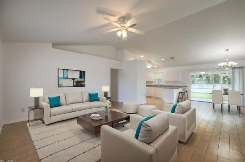 2822 10th Ter, Cape Coral FL  33993-5702 exterior