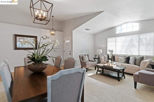 3889 Oak Grove Ct, Oakley CA  94561-4218 exterior