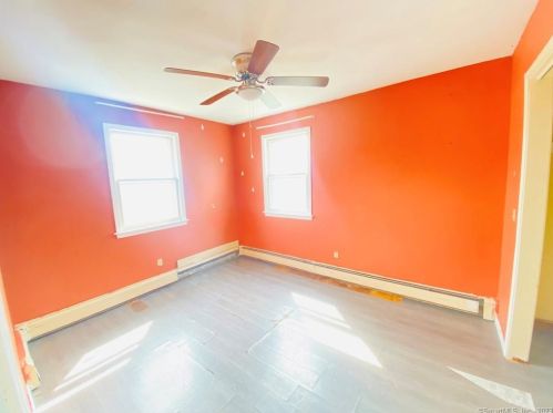 719 Queen St, Bridgeport CT  06606-3379 exterior