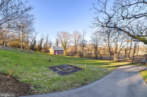 39580 Lovettsville Rd, Lovettsville VA  20180-2008 exterior