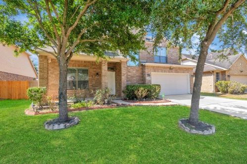 12810 Winter Springs Dr, Pearland, TX 77584-3399