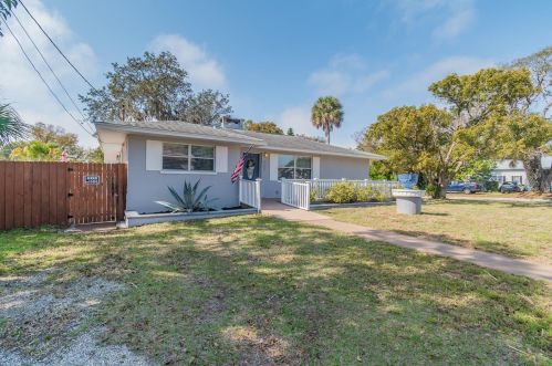 727 Omaha St, Palm Harbor, FL 34683-4430