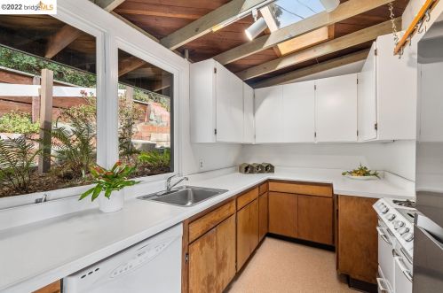 490 Panoramic Way, Berkeley CA 94704-2540 exterior