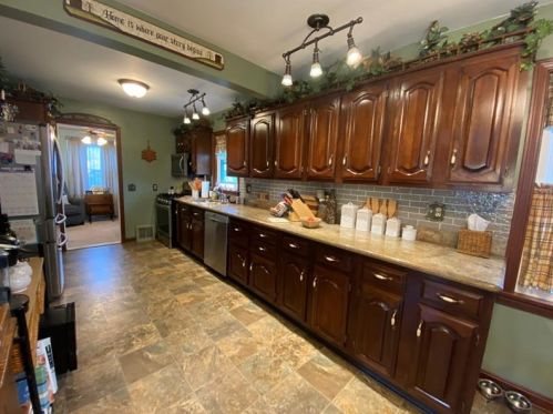 28 Bentley Ave, Greenville PA  16125-1847 exterior