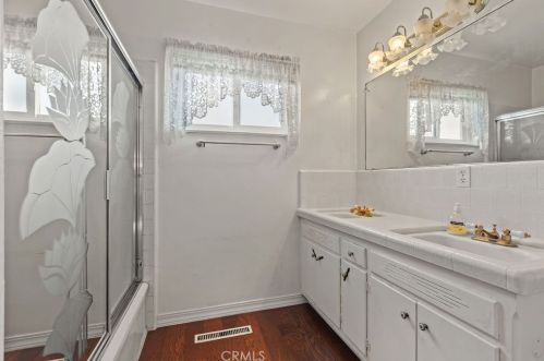 9581 Swallow Ln, Garden Grove CA  92841-2638 exterior