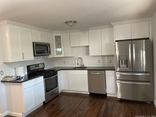 495 Silver St, Bridgeport CT  06610-1023 exterior