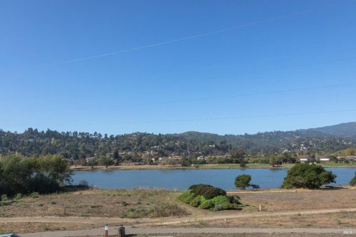 16 Eucalyptus Knoll St, Mill Valley CA  94941-2287 exterior