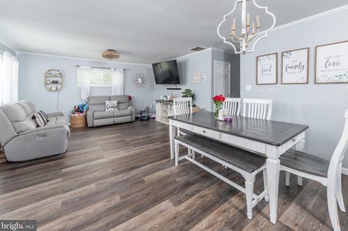 25 Batten Ave, Blenheim NJ  08012-4859 exterior