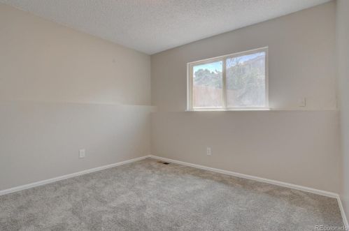 5058 Elkhart St, Denver CO 80239-5176 exterior