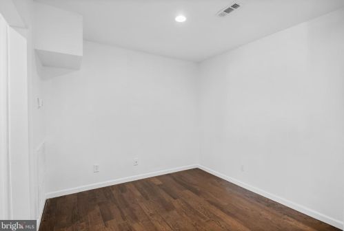 2172 Harbour Dr, Palmyra NJ  08065-1123 exterior