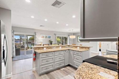 2807 20 Ave, Cape Coral FL  33904-4020 exterior