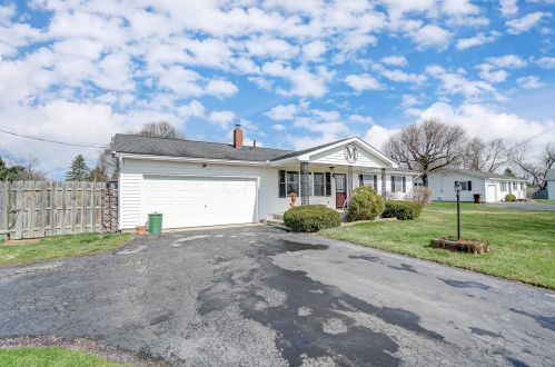 4721 Washington Waterloo Rd, Washington Ch, OH 43160-8718