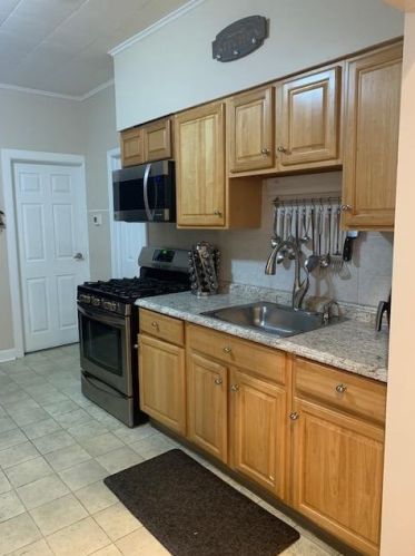 476 Avenue A, Bayonne, NJ 07002-1510