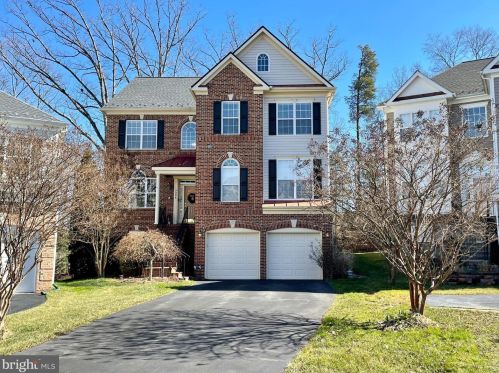 7226 Lyndam Hill Cir, Lorton VA  22079-4509 exterior