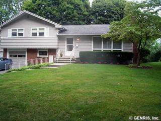 270 Yarmouth Rd, Rochester, NY 14610-1454