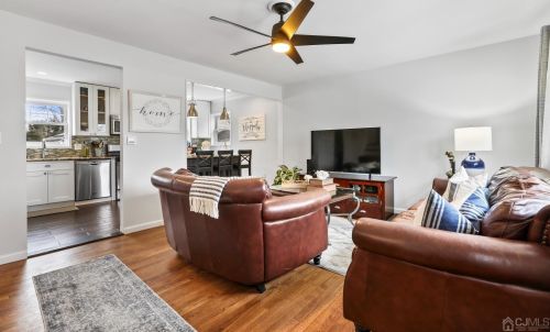 221 Grove Ave, Woodbridge, NJ 07095-2310