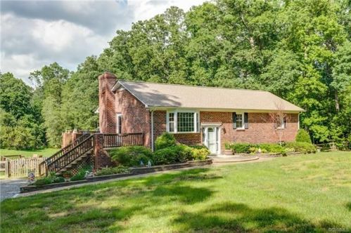 8251 Old Roxbury Rd, Quinton, VA 23141-2322