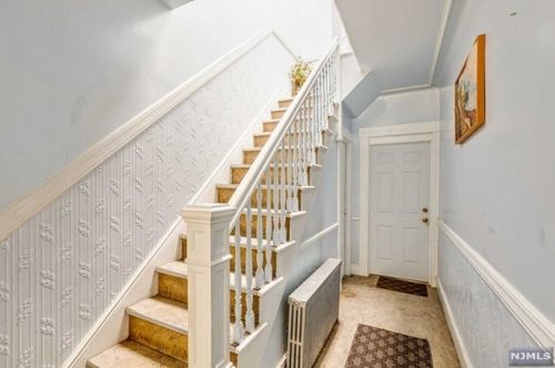 1129 Hillside Pl, North Bergen, NJ 07047-2731