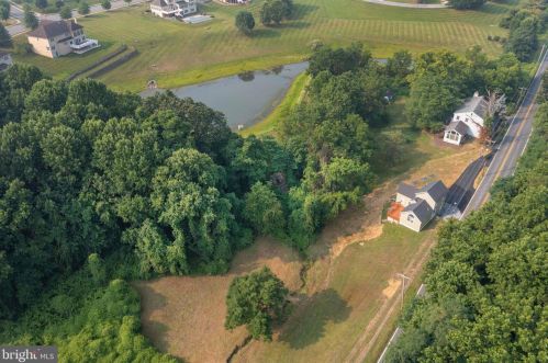 1575 Brackenville Rd, Hockessin DE  19707-9739 exterior