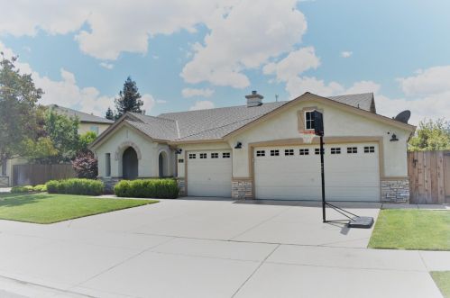 534 Summerton Ln, Turlock, CA 95382-7307