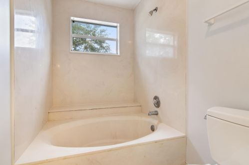 22 Governors Ct, West Palm Beach FL  33418-7159 exterior