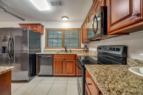 50 Oaklawn Sq, Defuniak Springs FL  32435-4814 exterior