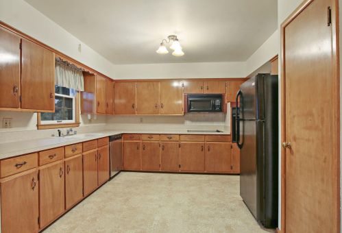 4473 67 St, Kenosha WI 53143-1327 exterior