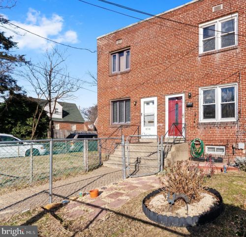 452 40th St, Camden, NJ 08110-3134