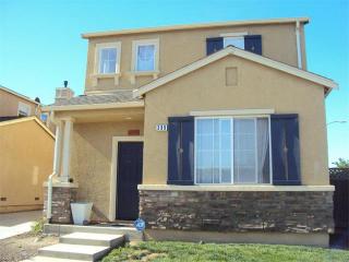 389 Port Ln, Greenfield, CA 93927-5377