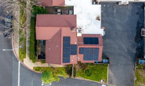 101 Fairoaks Dr, Vacaville CA  95688-5319 exterior