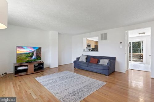 1835 Tilletson Pl, Woodbridge, VA 22191-3841