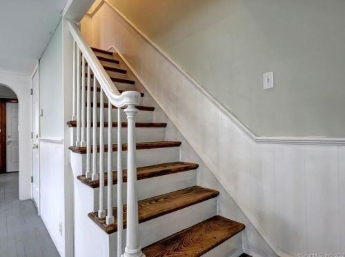 114 New Haven Ave, Derby CT 06418-2161 exterior