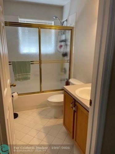 2017 101st Ln, Hollywood FL  33025-6528 exterior