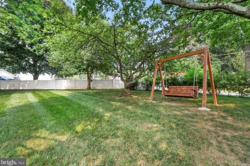 125 Dixie Dr, Red Lion PA  17356-1110 exterior