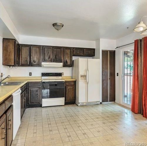 5025 Blackhawk Way, Denver CO 80239-3745 exterior