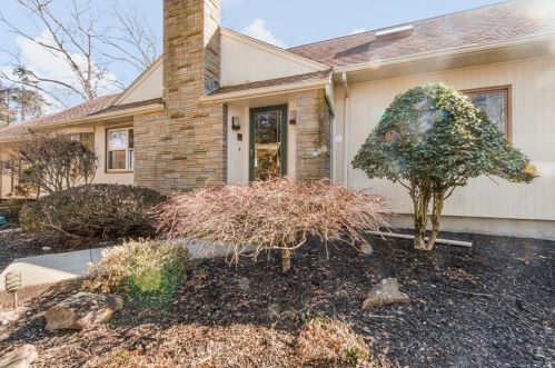 40 Kent Dr, Warwick, RI 02818-2317
