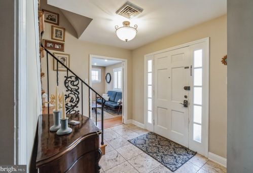 216 Walnut Ln, Prospectville, PA 19002-4410
