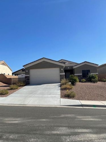 2558 Joshua Tree Ln, Bullhead City, AZ 86442-8839