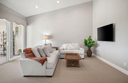 42 Durango Cir, Rancho Mirage CA  92270-4839 exterior