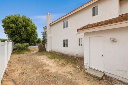 5166 Via Malaguena, Oceanside CA  92057-2636 exterior