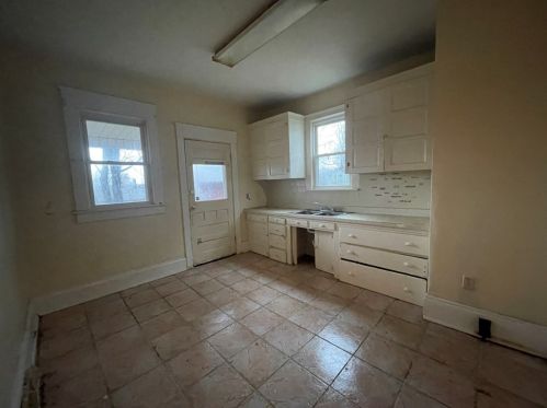 921 Marshall Ave, New Castle PA  16101-4424 exterior