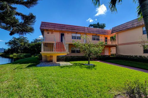669 Saxony, Delray Beach, FL 33446-1049