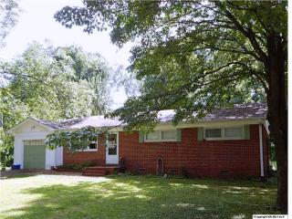 1411 Brook Hollow Cir, Huntsville AL  35816-1501 exterior