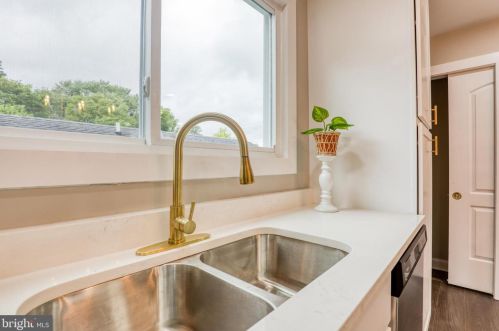 650 George St, Charles Town WV  25414-1461 exterior