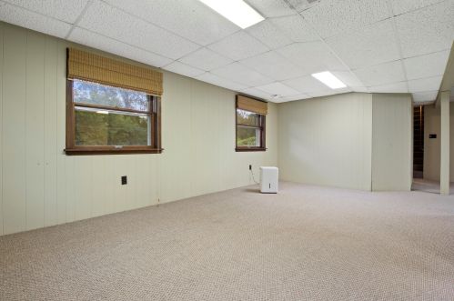 5830 Lakeview Dr, Greendale WI 53129-1937 exterior