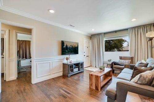 5719 Pennswood Ave, Lakewood CA  90712-1819 exterior