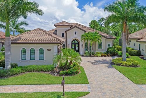 6653 Costa Cir, Naples FL 34113-1703 exterior