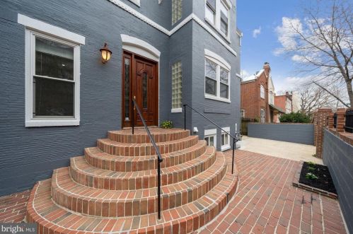 656 9th St, Washington, DC 20001-5301
